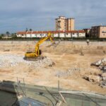 Aparece un atún de grandes dimensiones en la playa de Monteblanco, La Manga