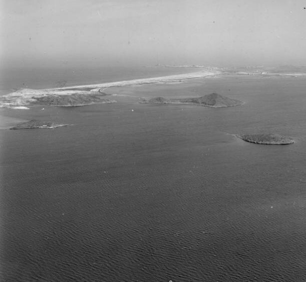 La Manga en 1964, cuando se propuso la creación de apartamentos flotantes