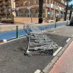 Colapsa una pérgola del graderío del campo de fútbol de Ciudad Jardín por el fuerte viento sin causar heridos
