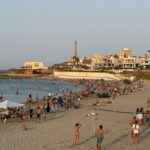 (1972) La actriz de “Cantando bajo la lluvia”, Debbie Reynolds, compra terrenos y un chalé en La Manga Club
