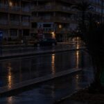 La lluvia deja aceras anegadas y zonas sin alumbrado en La Manga y Cabo de Palos